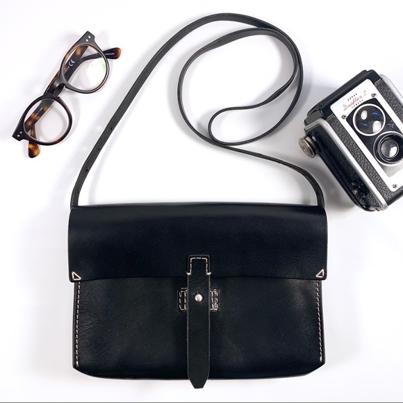 Madewell Handbags - MADEWELL Dover Black Leather Crossbody